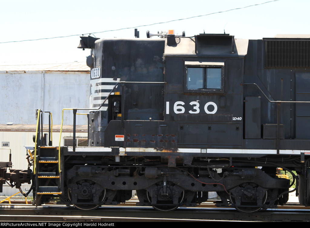 NS 1630 cab shot